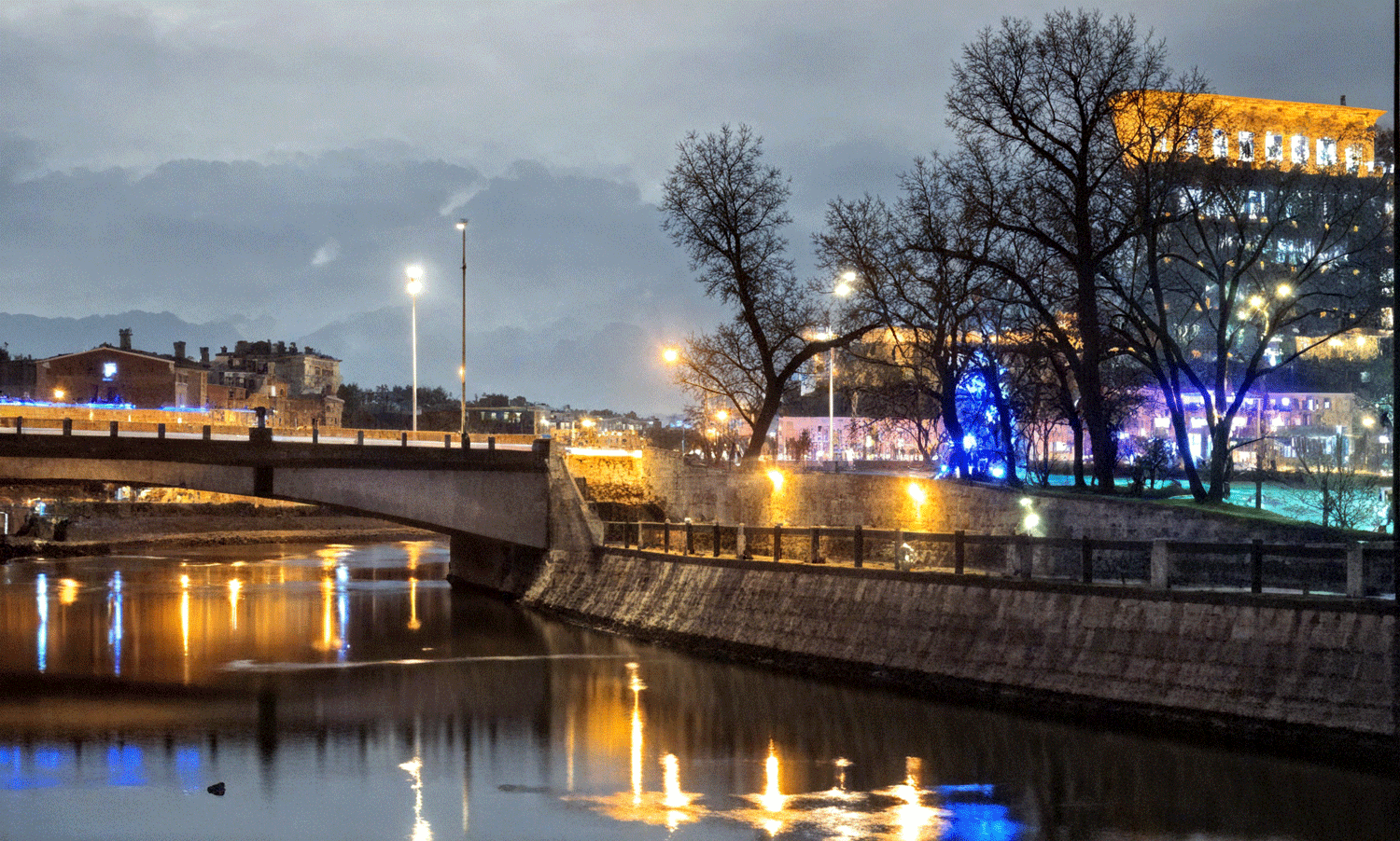 Yanshuoda Power Solutions illuminates the night view along the riverbank in Phuket!